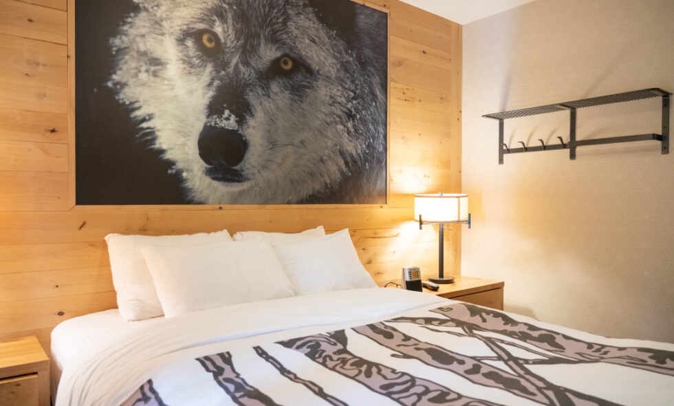 Bedroom rocky resort mountain condo wolf banff two