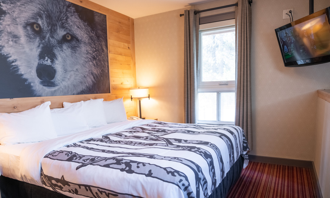 Wolf Loft Condo - Bedroom
